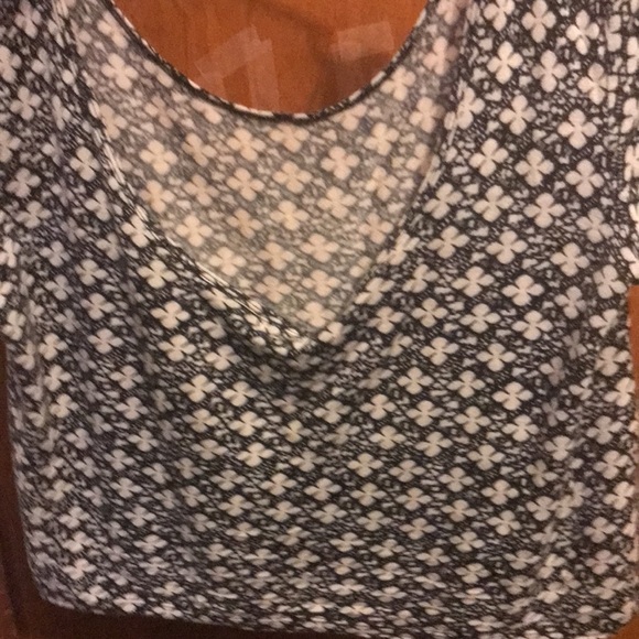 I am selling a AEROPOSTALE (M) cropped top, - Picture 3 of 3